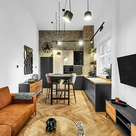 Апартаменти Designer Loft - Modern & Chic *