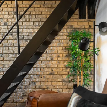 Designer Loft - Modern & Chic Братислава