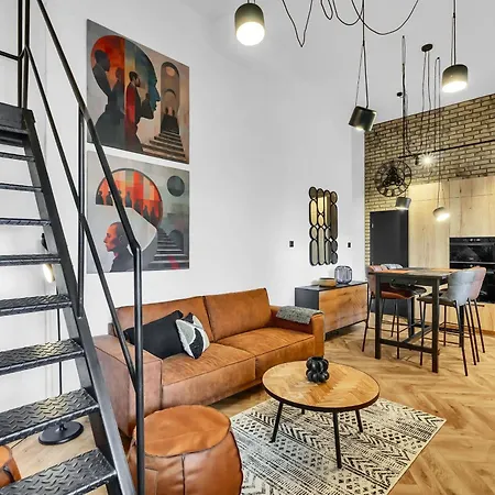 Designer Loft - Modern & Chic