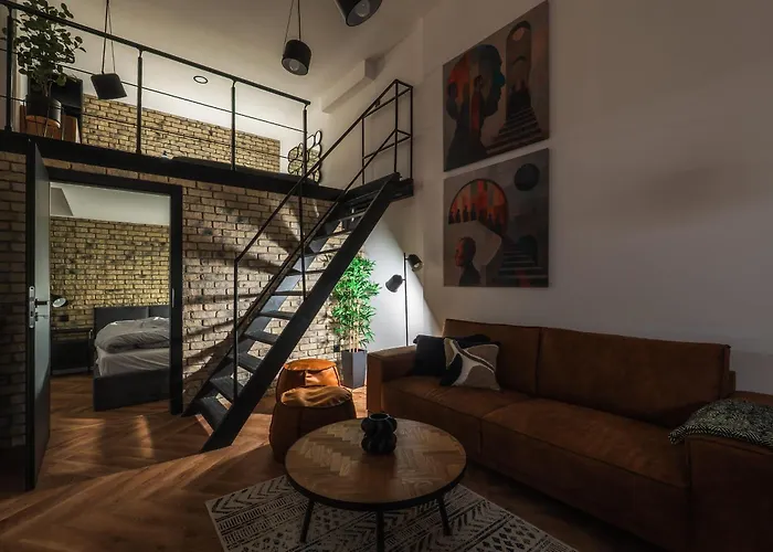 Designer Loft - Modern & Chic *