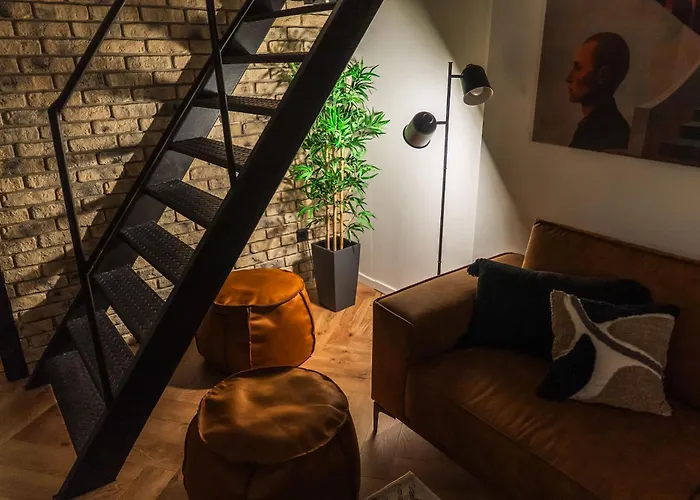 Designer Loft - Modern & Chic Apartment