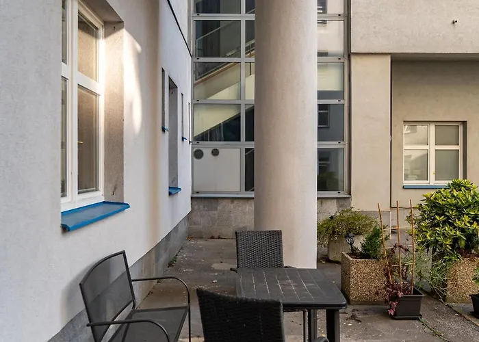 Designer Loft - Modern & Chic *