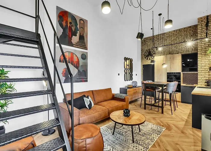 Designer Loft - Modern & Chic