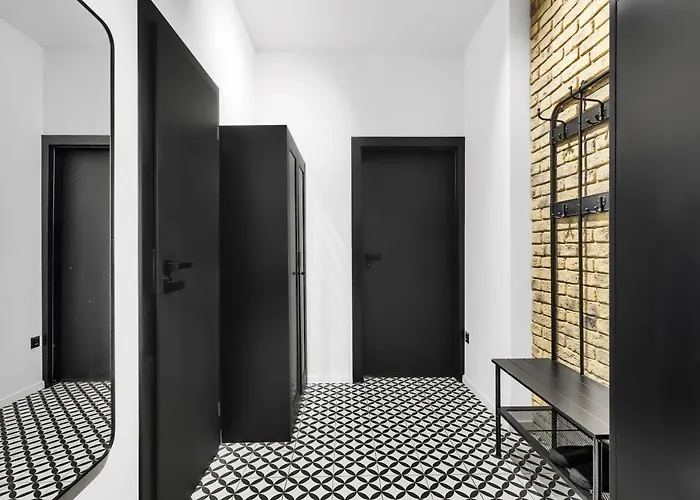 Designer Loft - Modern & Chic