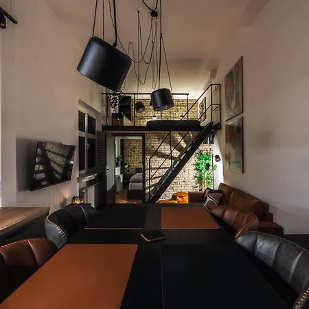 Designer Loft - Modern & Chic *