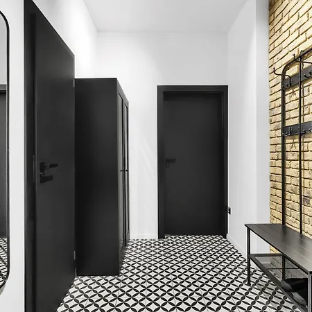 Designer Loft - Modern & Chic