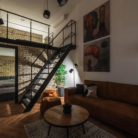 Designer Loft - Modern & Chic *