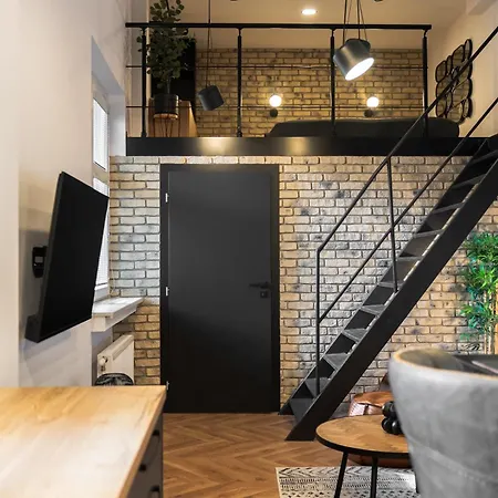 Designer Loft - Modern & Chic